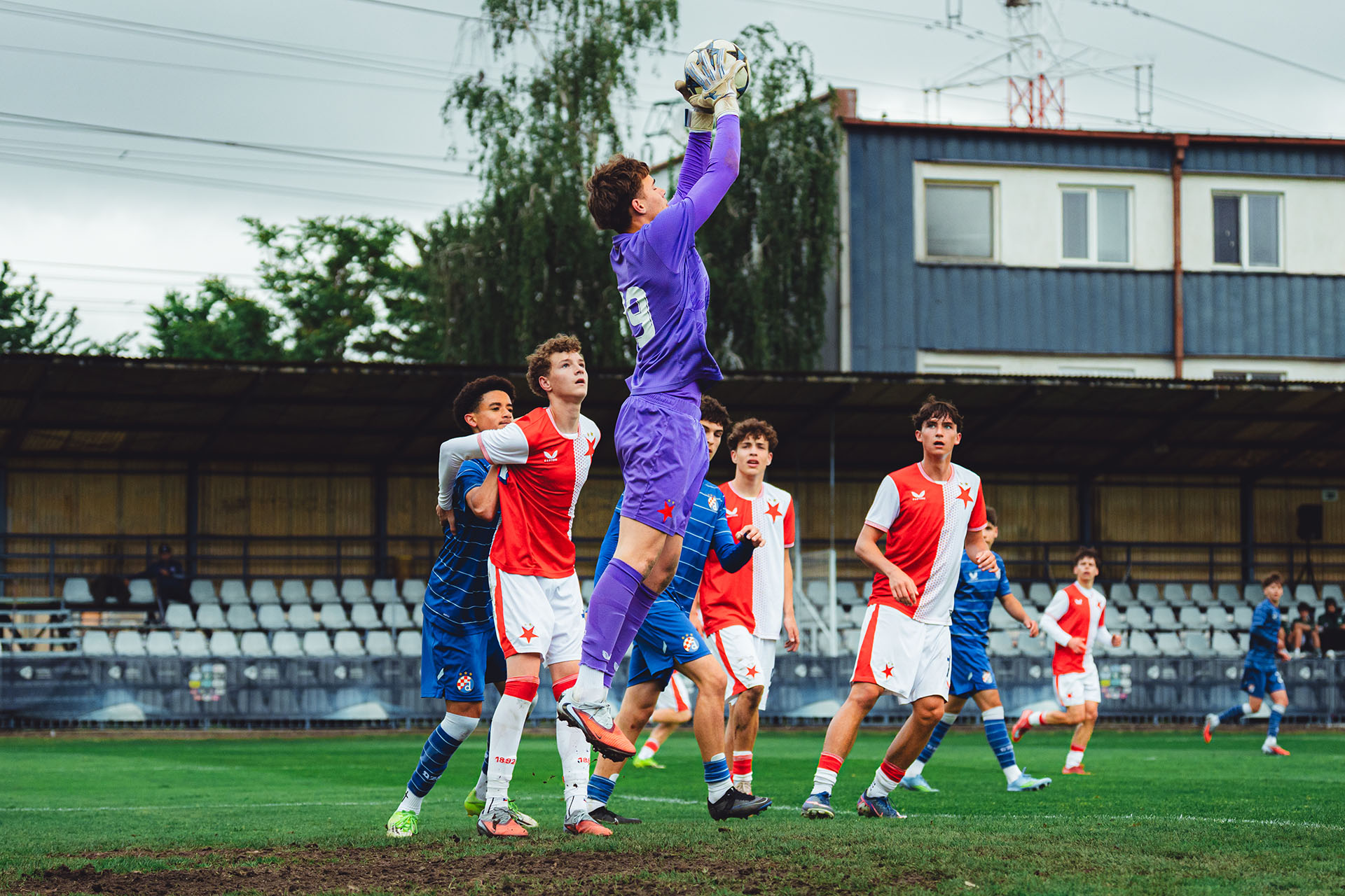 Dominik Jeřábek v rukavicích Brave GK Venom NWB - Oficiální internetový obchod Brave GK