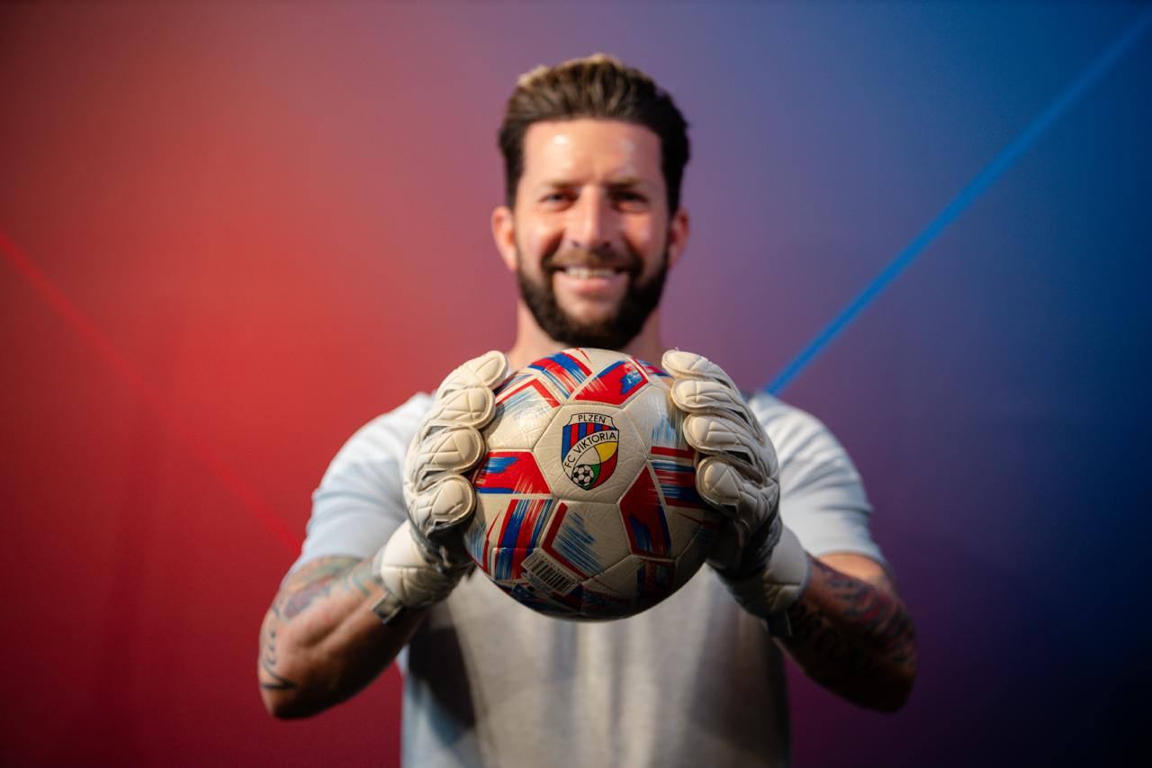 Trenér brankářů Václav Winter volí rukavice Brave GK Air - Oficiální e-shop Brave GK