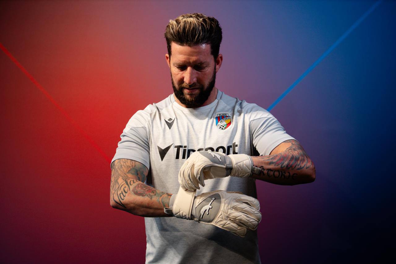 Václav Winter pracuje v rukavicích Brave GK Air - Oficiální e-shop Brave GK