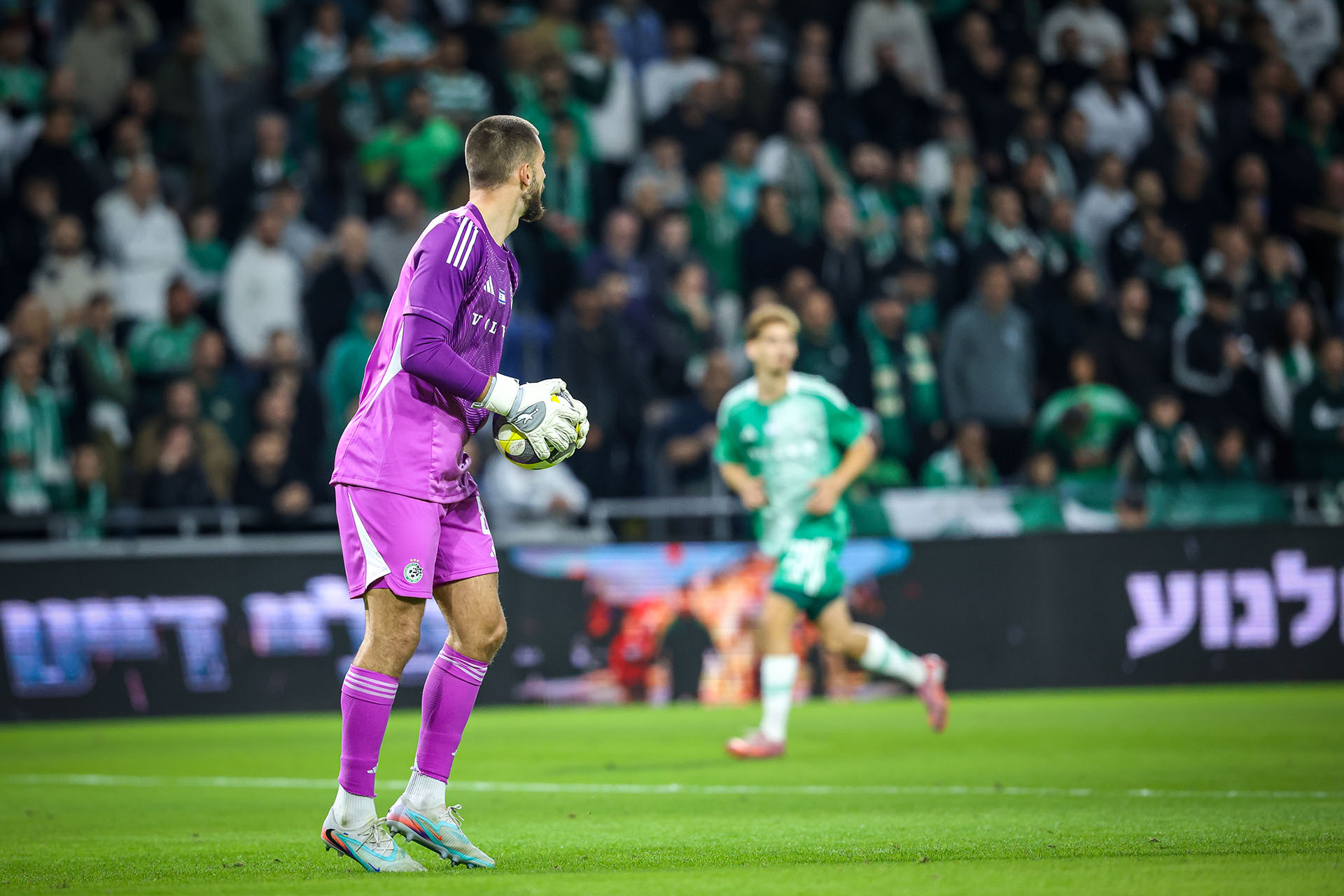Georgij Jermakov odehrál zápas izraelské Premier League v rukavicích Brave GK Air - Oficiální internetový obchod Brave GK