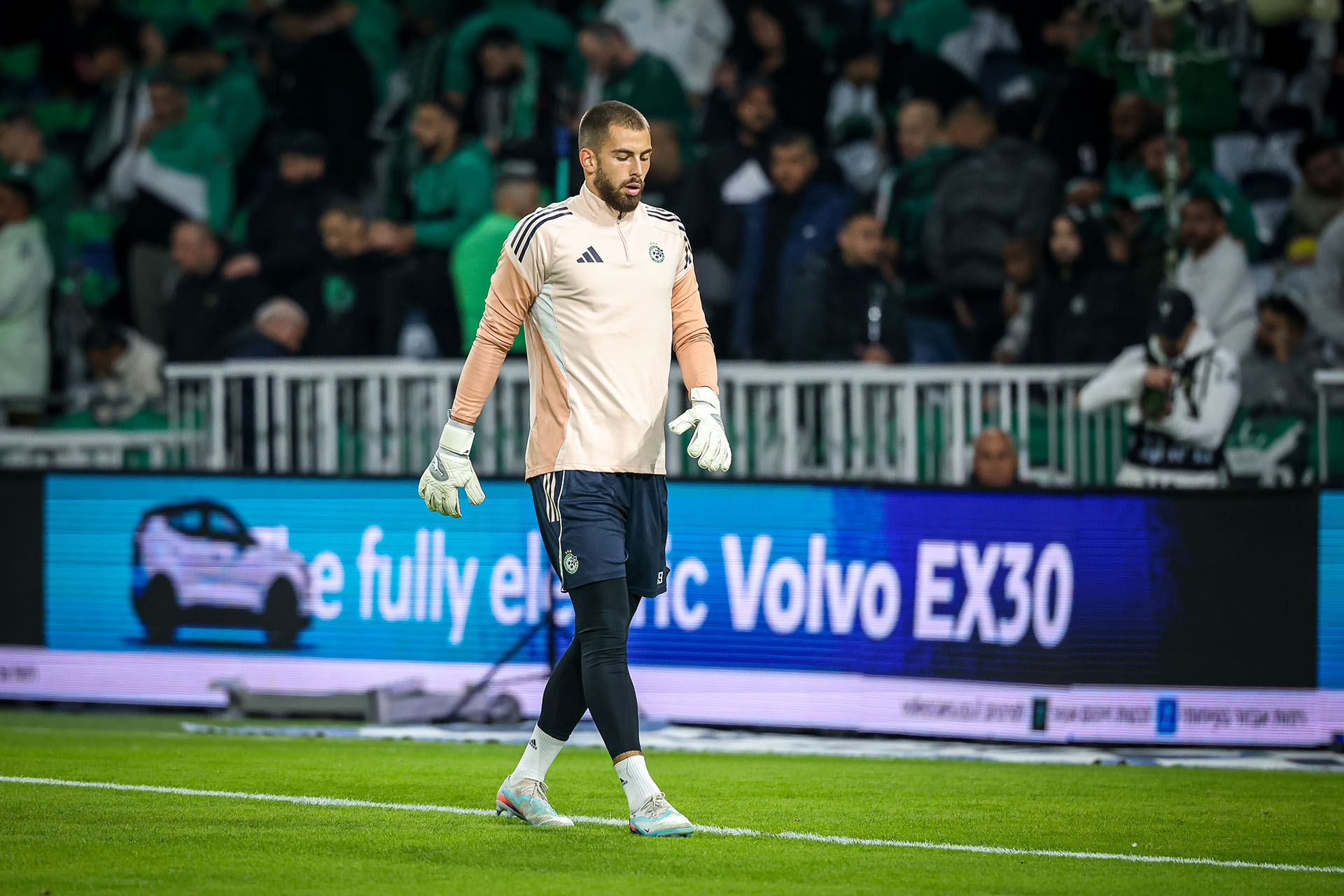 Georgij Jermakov trénuje v rukavicích Brave GK Air – oficiální e-shop Brave GK