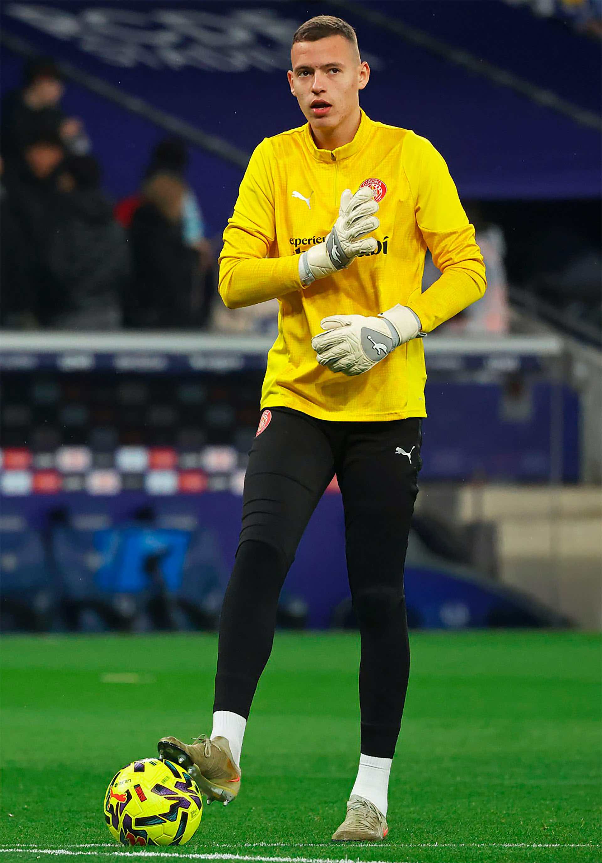 Krapivcov se před zápasy La Ligy připravuje v rukavicích Brave GK Air - Oficiální internetový obchod Brave GK
