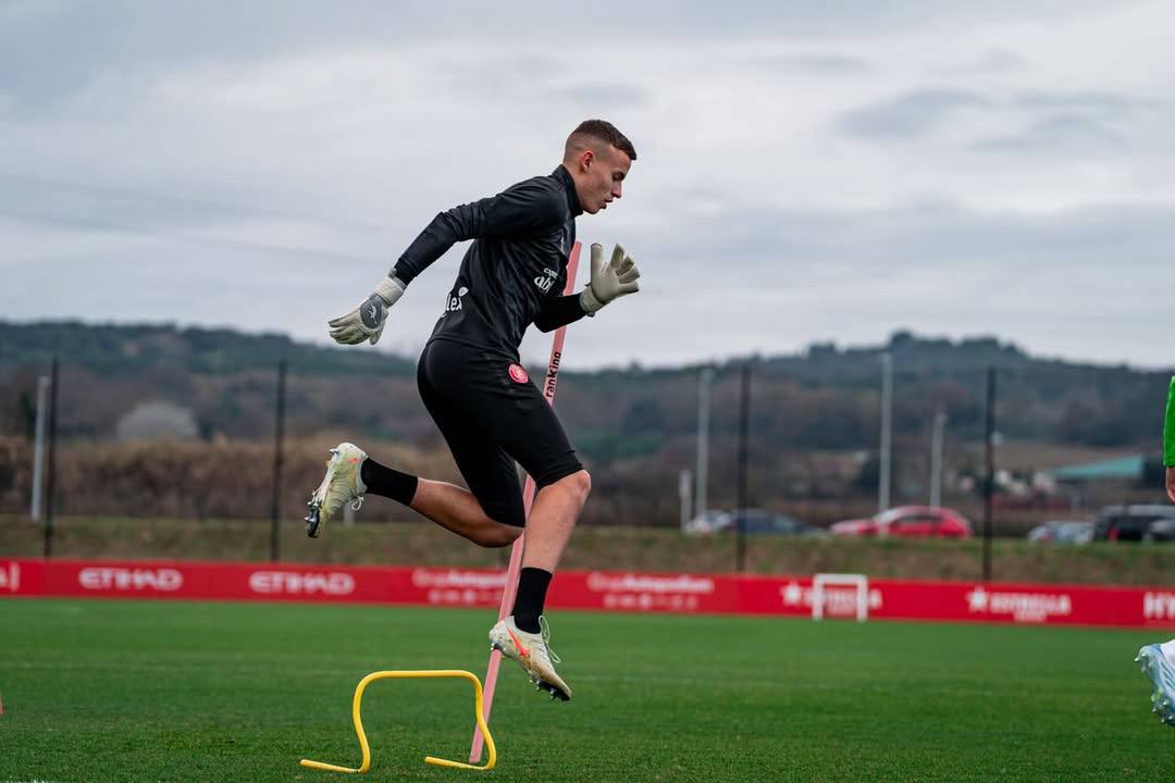 Vladyslav Krapyvcov se vrátil k tréninkům v rukavicích Brave GK Air - Oficiální internetový obchod Brave GK