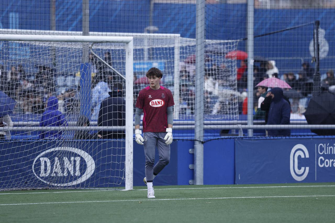 Yehor Krapivin odehrál zápas za rezervní tým FC Espanyol v rukavicích Brave GK Air - Oficiální internetový obchod Brave GK
